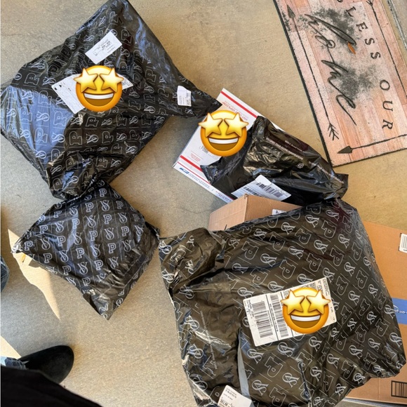 📦 LIVE SHOW 🎥 Unlisted 📦 - Picture 3 of 3